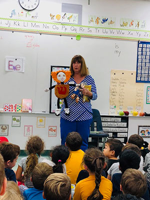 Alva Joins the Read-a-Thon at Willow Elementary School