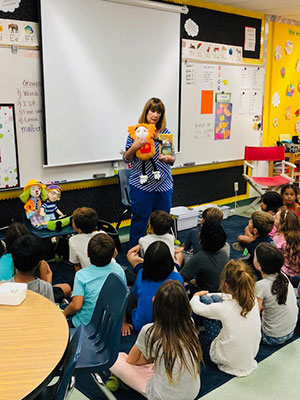 Alva Joins the Read-a-Thon at Willow Elementary School