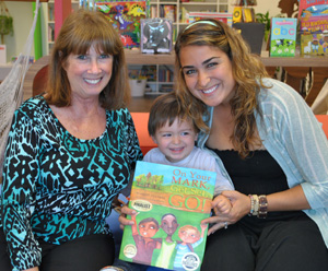 Alva, Valeria, and Nico share a
photo opt together