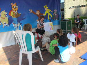 Story Teller's Stage Welcomes the Kids
