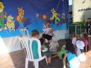 Story Teller's Stage Welcomes the Kids