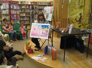 Alva Visits Barnes & Noble in Ventura, CA for a Fun Story Time