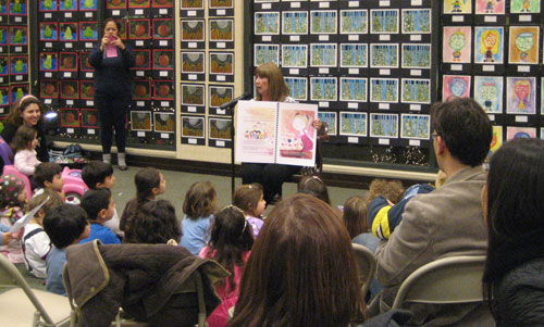 Glendale Community College, Alva & Barnes & Noble team up for a night of family fun with reading!